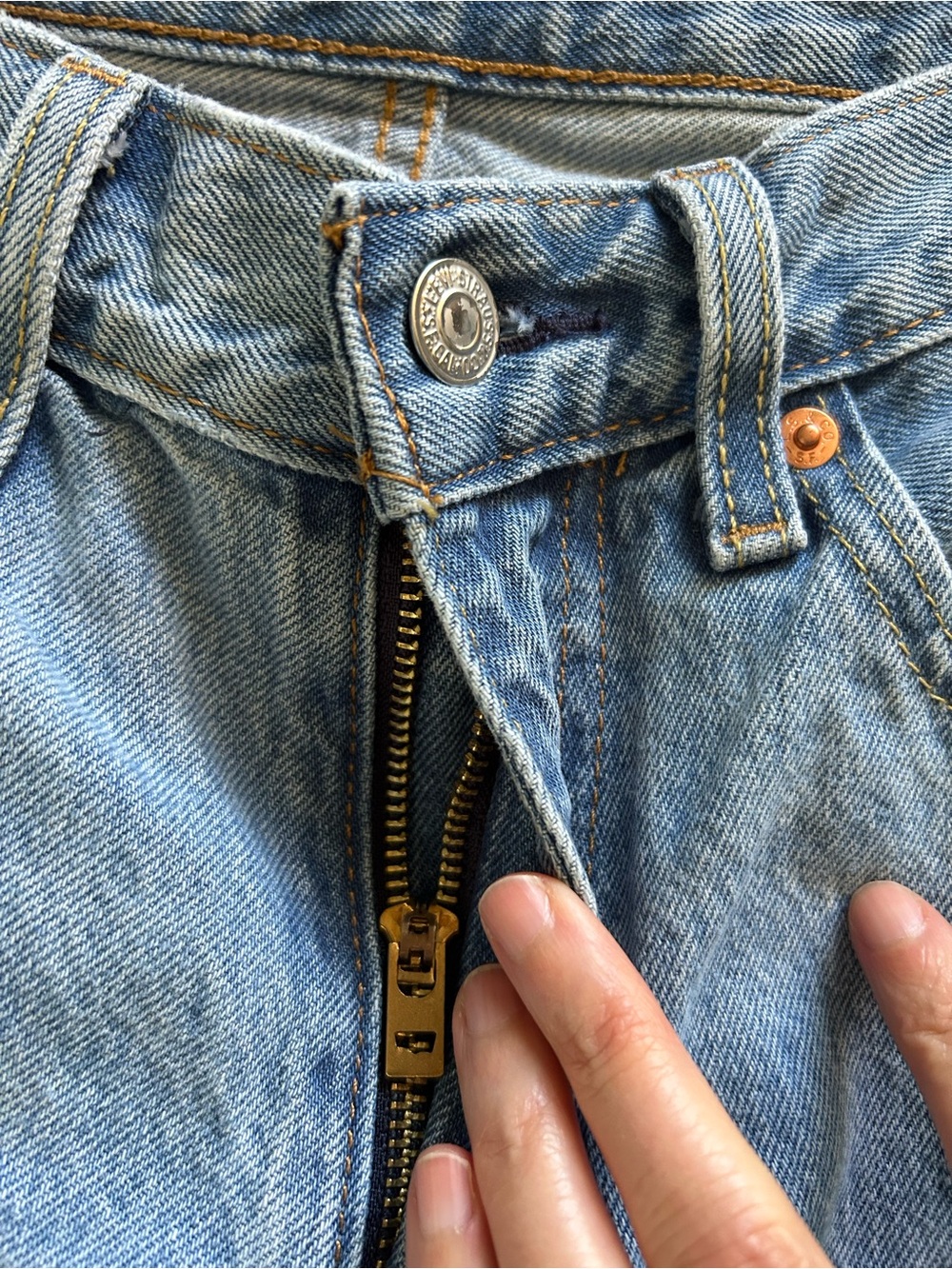 Levi’s 578 light med wash 100% cotton loose baggy 90’s jeans 29” unisex - Picture 8 of 14